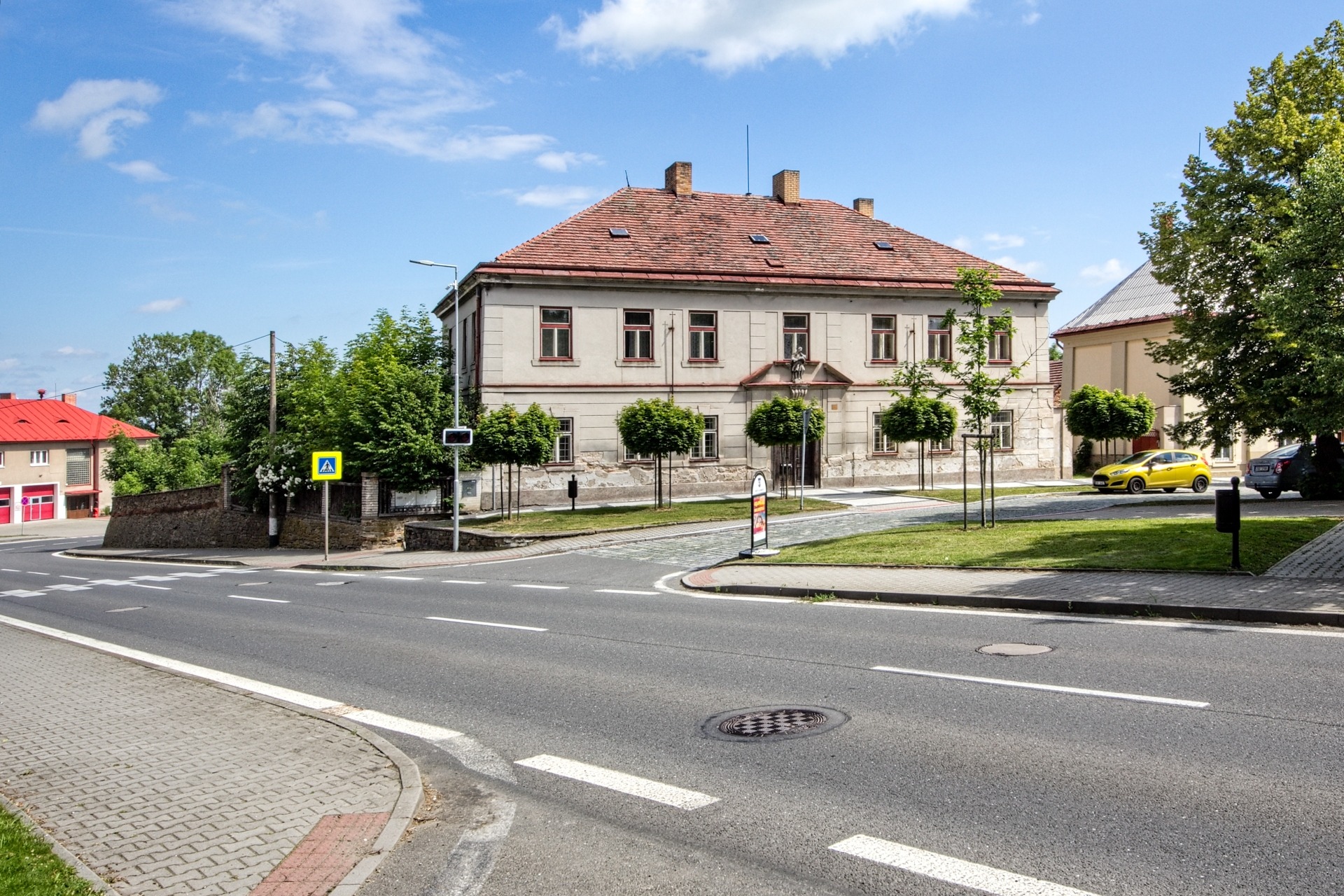 PRODEJ FARY ZÁSMUKY S POZEMKEM – foto 5