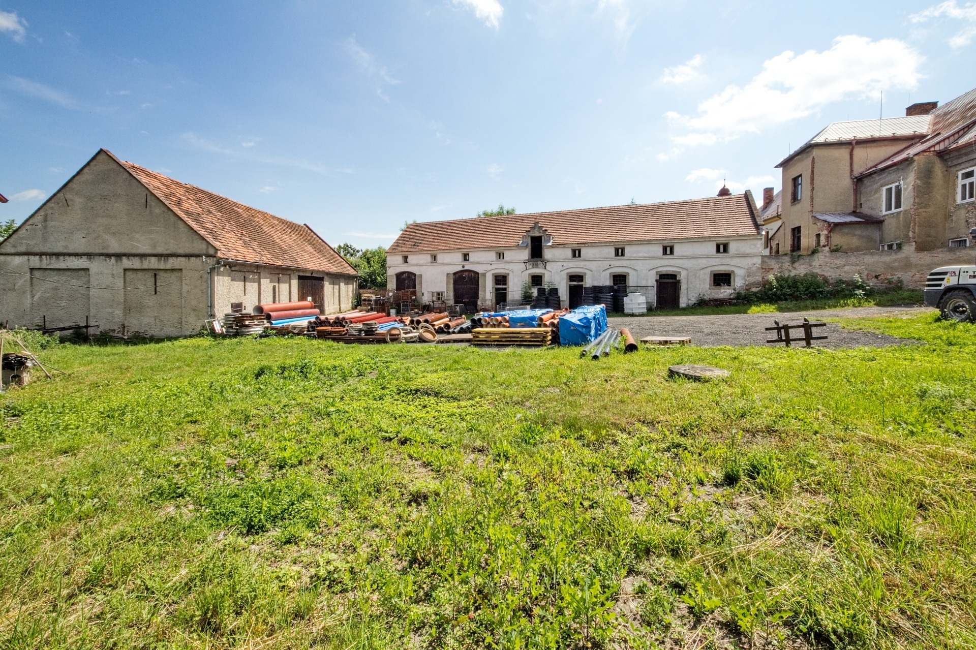 PRODEJ FARY ZÁSMUKY S POZEMKEM – foto 10