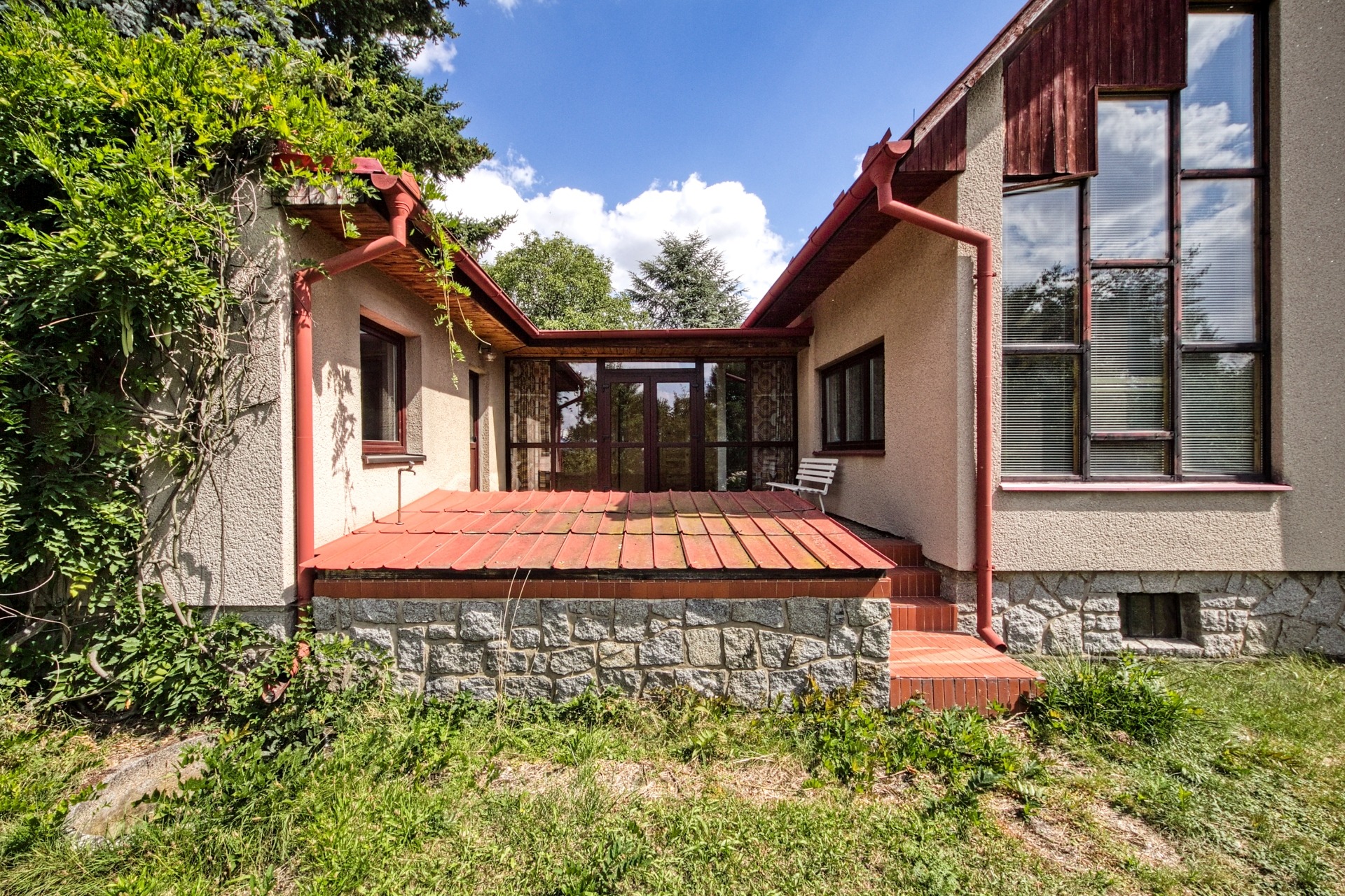 PRODEJ RODINNÉHO DOMU S VELKÝM POTENCIÁLEM K VÝSTAVBĚ – foto 2