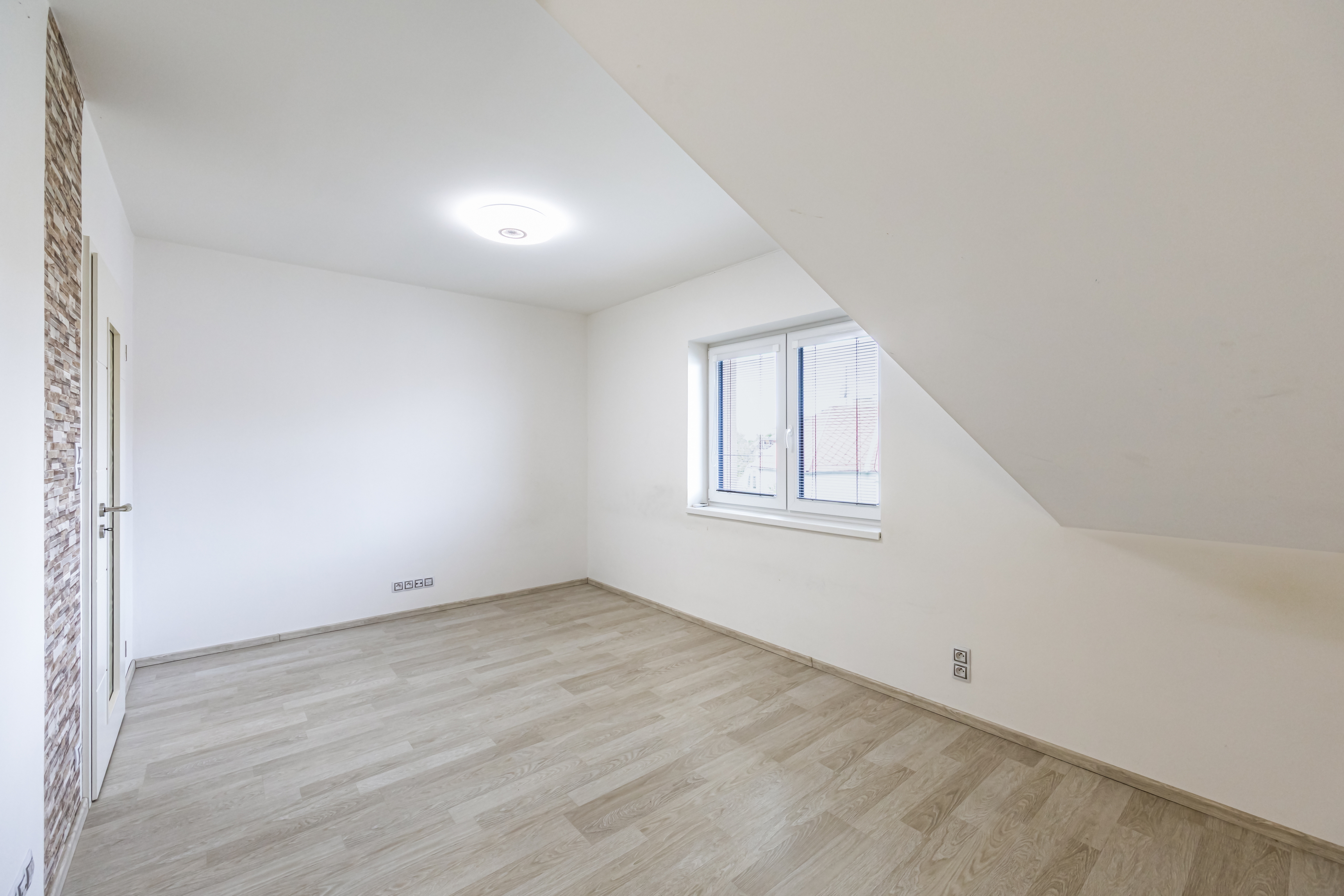PRODEJ BYTU 4+KK 97 m² – foto 4