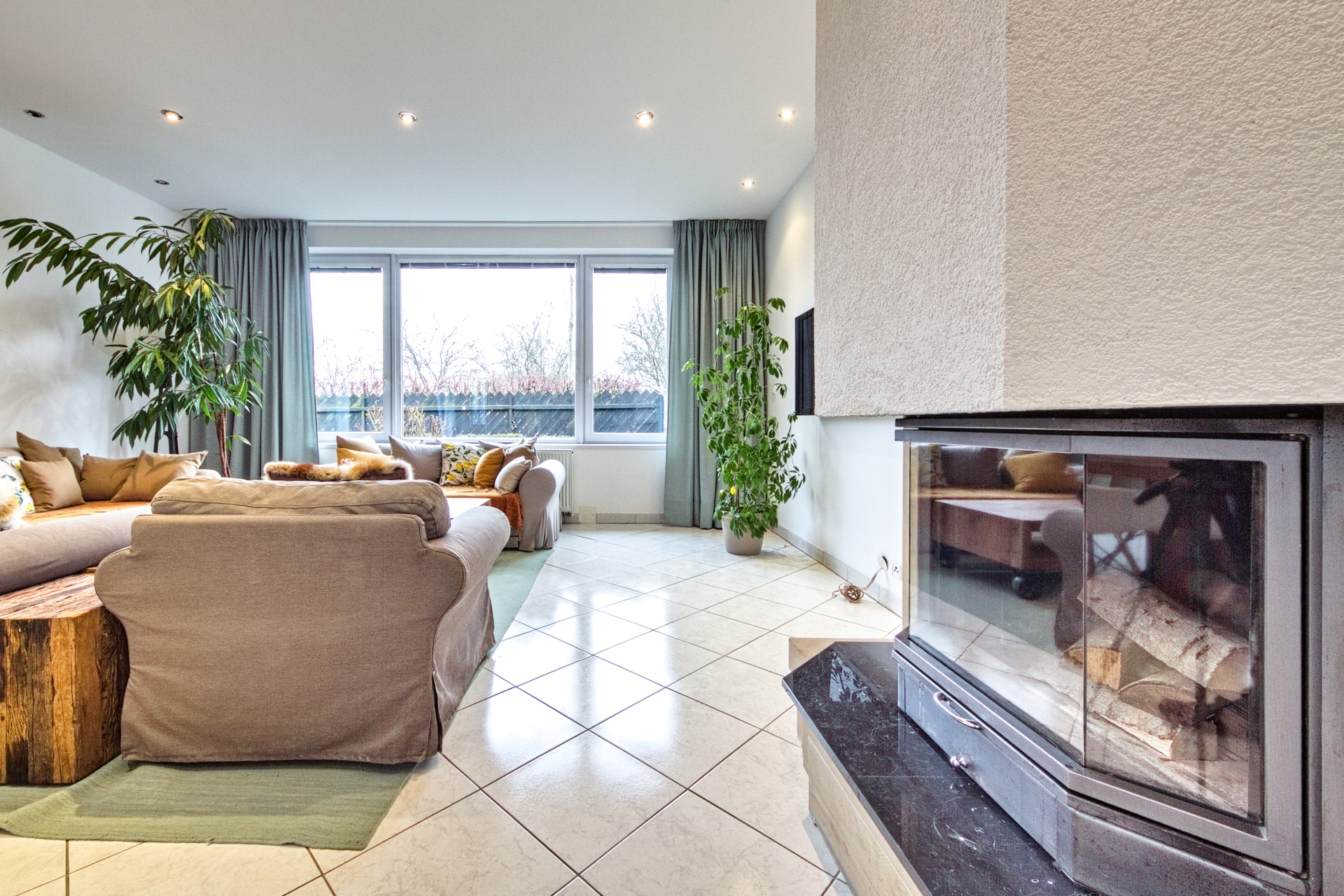 PRONÁJEM RODINNÉ REZIDENCE (380m²) SE VZROSTLOU ZAHRADOU – DOLNÍ BŘEŽANY – foto 6