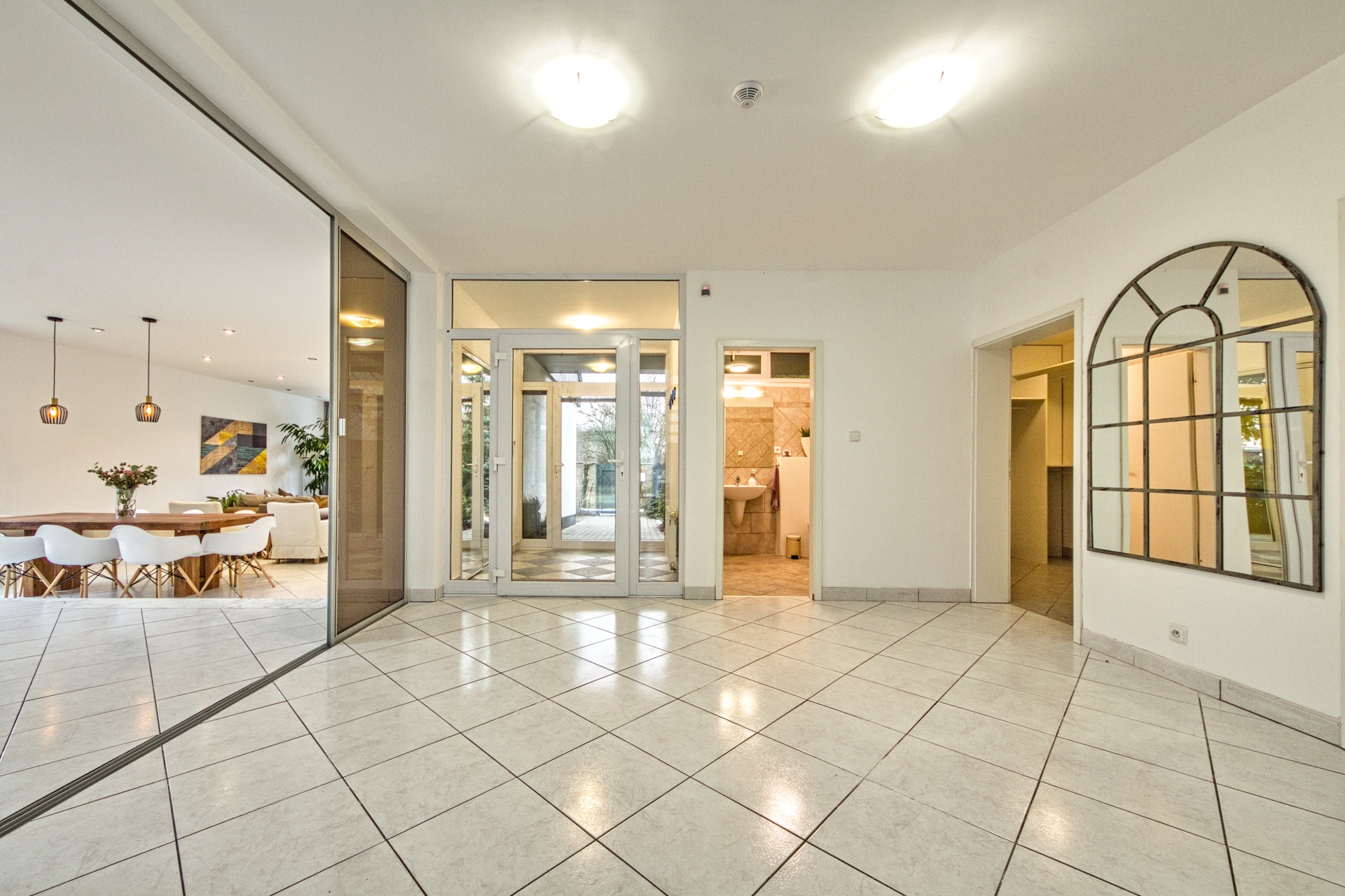 PRONÁJEM RODINNÉ REZIDENCE (380m²) SE VZROSTLOU ZAHRADOU – DOLNÍ BŘEŽANY – foto 13