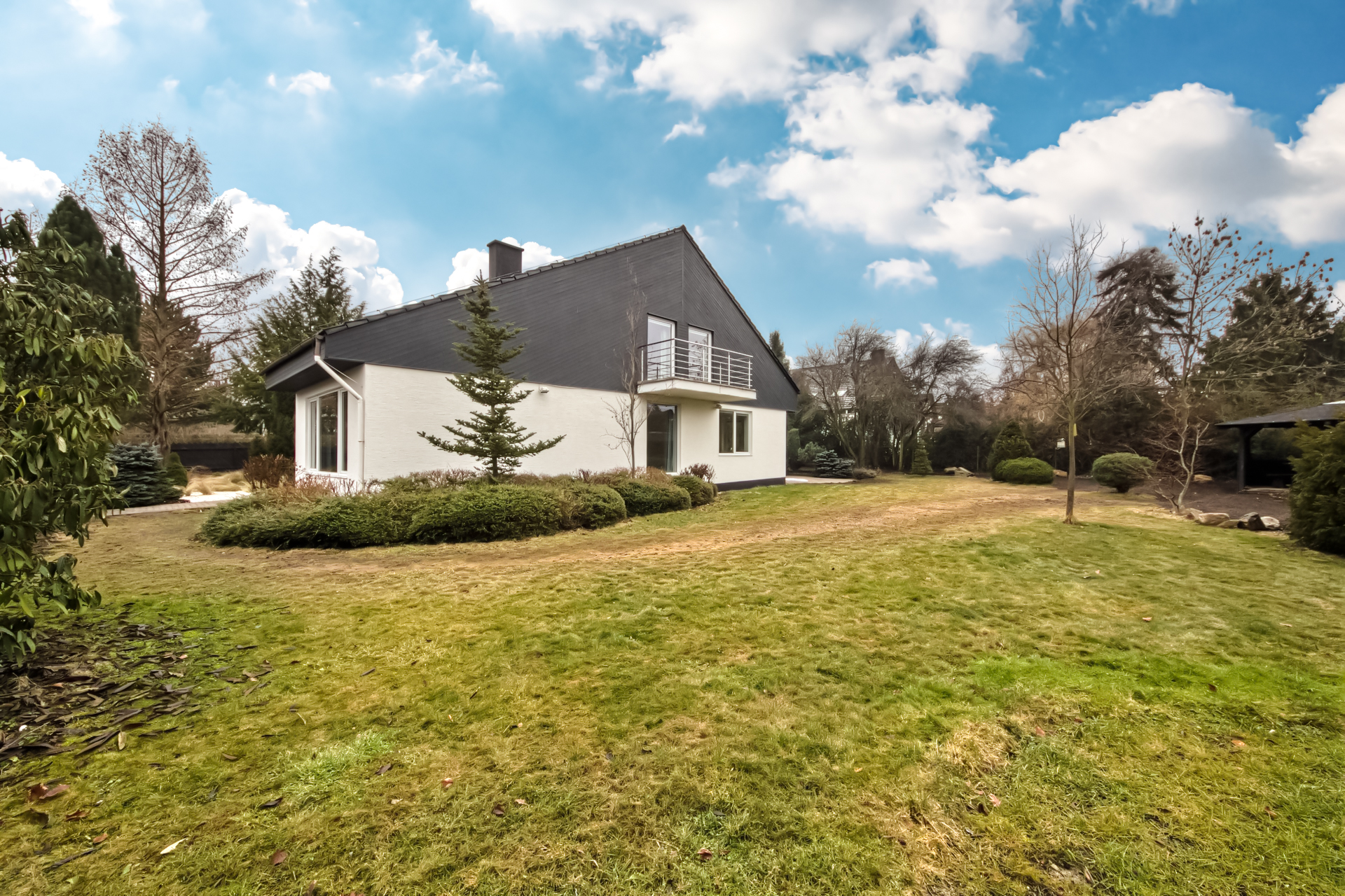 PRONÁJEM RODINNÉ REZIDENCE (380m²) SE VZROSTLOU ZAHRADOU – DOLNÍ BŘEŽANY – foto 45