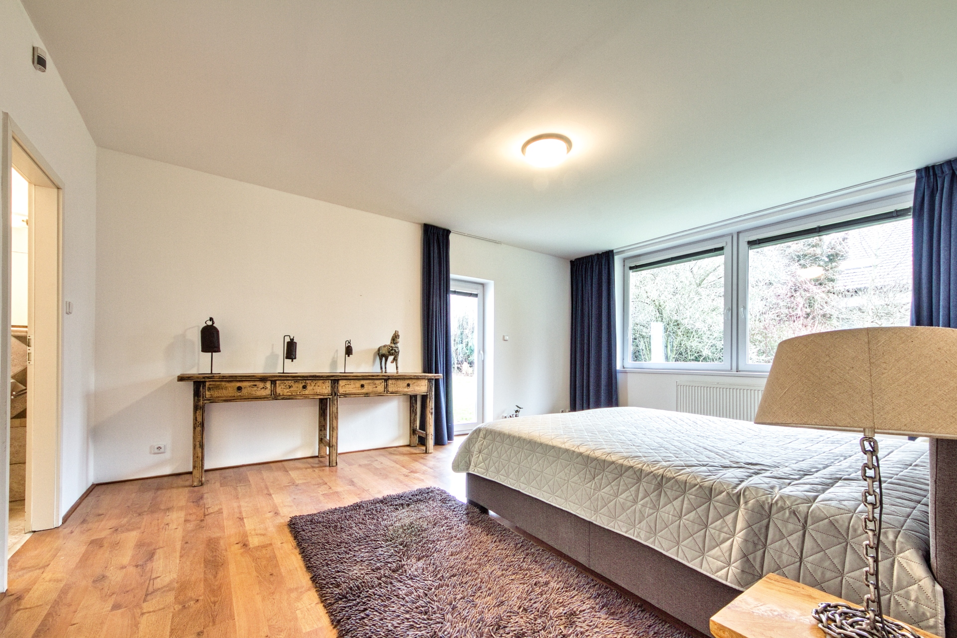 PRONÁJEM RODINNÉ REZIDENCE (380m²) SE VZROSTLOU ZAHRADOU – DOLNÍ BŘEŽANY – foto 16