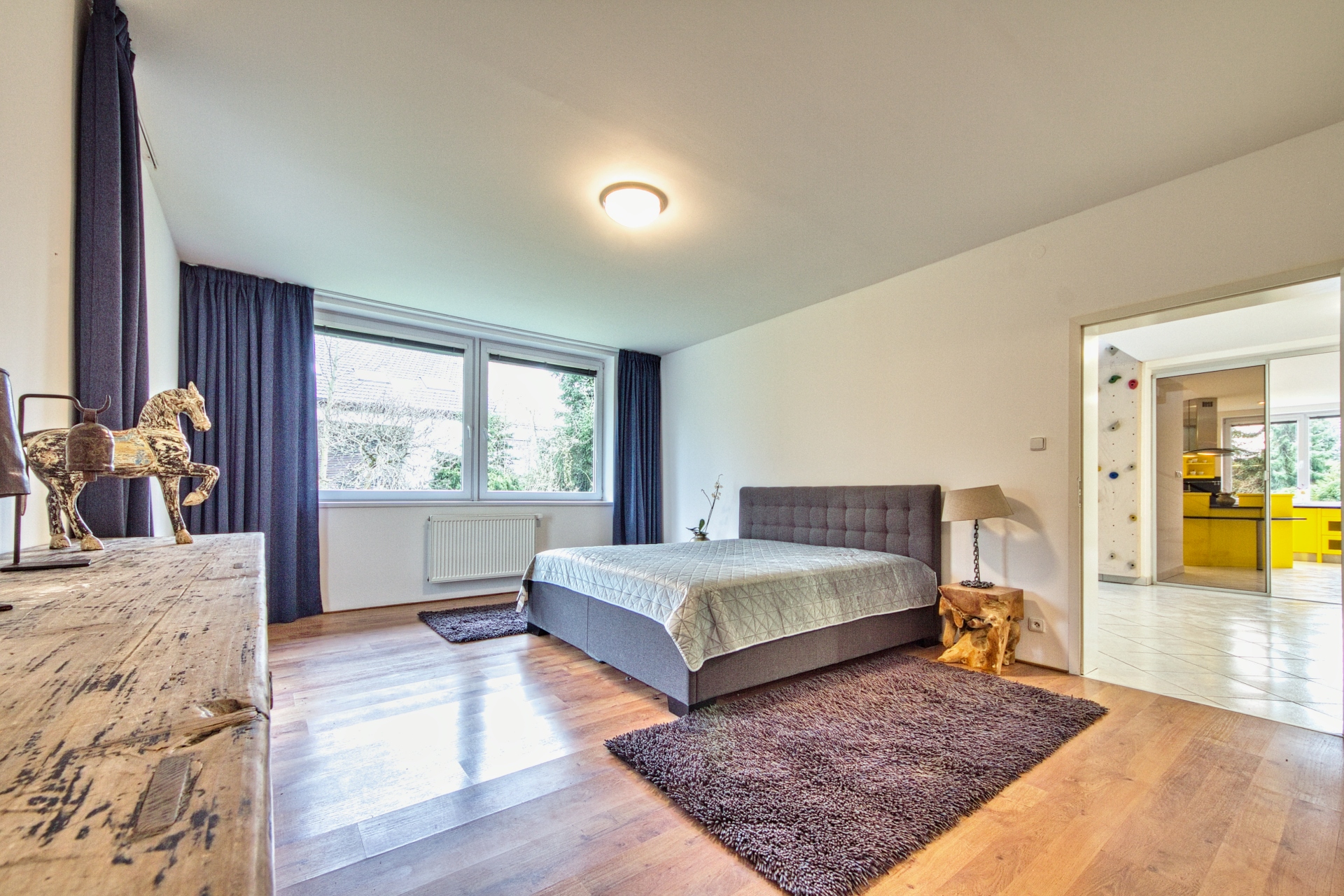 PRONÁJEM RODINNÉ REZIDENCE (380m²) SE VZROSTLOU ZAHRADOU – DOLNÍ BŘEŽANY – foto 17