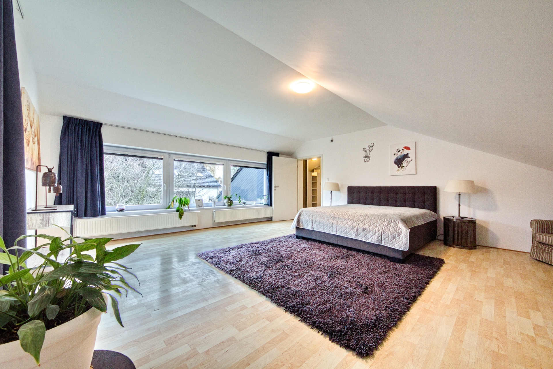 PRONÁJEM RODINNÉ REZIDENCE (380m²) SE VZROSTLOU ZAHRADOU – DOLNÍ BŘEŽANY – foto 32